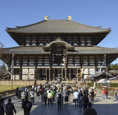 Temple Bouddhiste de Todaiji de face 