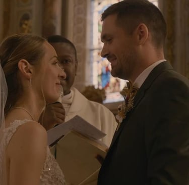 couple eglise film de mariage Dinan