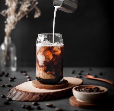 Latte 拿铁   Espresso with fresh milk. 浓缩咖啡加鲜牛奶