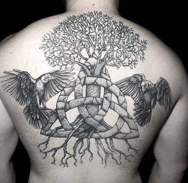 Hugin, Munin, Yggdrasil et Triquetra