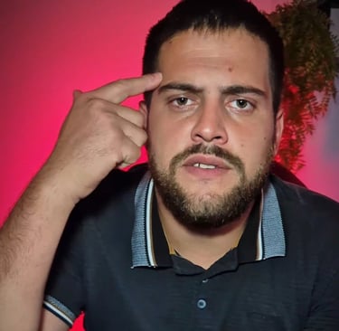 foto de homem com a mao na conciencia