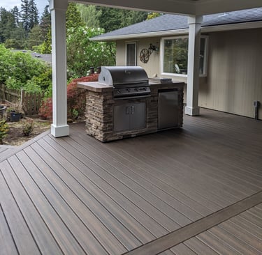 free standing covered back porch with built in bbq
