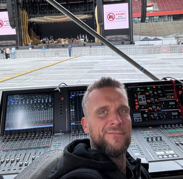 seamusthefreenomad as sound engineer in stadium concert