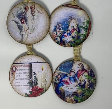 Christmas hidden paper clip