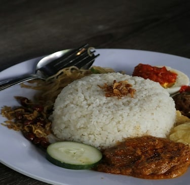 Cooked white rice nutrients