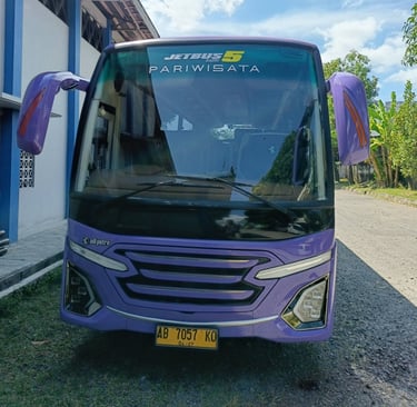 Sewa Bus Medium 33 Seat Jogja