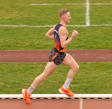 Athlète de trail running – prestation de ravitaillement et logistique de course de TiSomé Outdoor