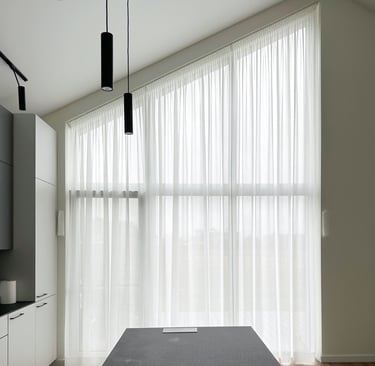 skliautinio lango užuolaidos