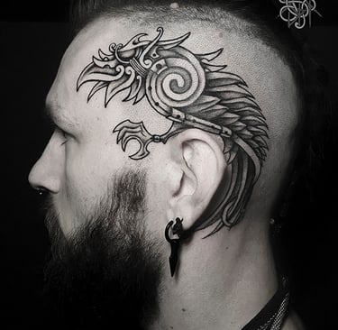 Tatouage crane corbeau nordique viking. Skull tattoo crow
