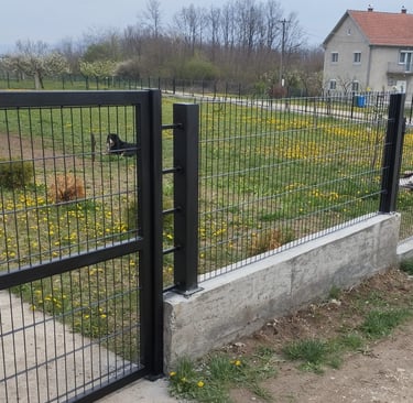 drvometal, drvo metal, nameštaj, police, stolovi, stolice, ograde, ograda, kapija