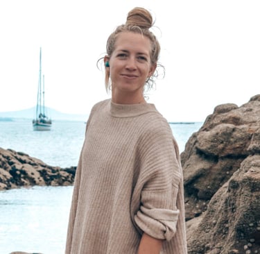 Laura Pape freut sich, euren Social Media Kanal mit coolen Content und Texten aufzuwerten