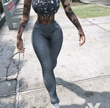 Waist-enhancing denim with silver-blue chain accent