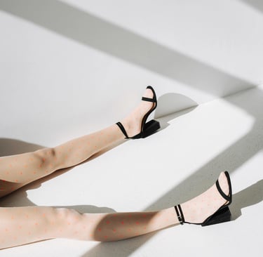 moteriškos pėdkelnės išskirtinės ir ryškios su taškeliais