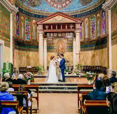 Boda religiosa en Barcelona, fotografía de ceremonia solemne por Ángel Fábregas.