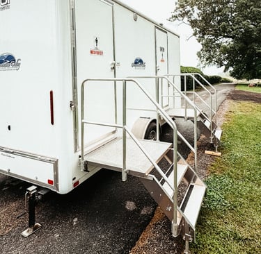 luxury bathroom rentals, portable restrooms, luxury rental bathrooms