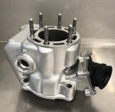 carter moto après vapor blasting, remis à neuf. 