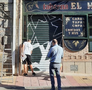 Graffiti profesional en persianas, paredes, fachadas, Barcelona, Madrid, Valencia