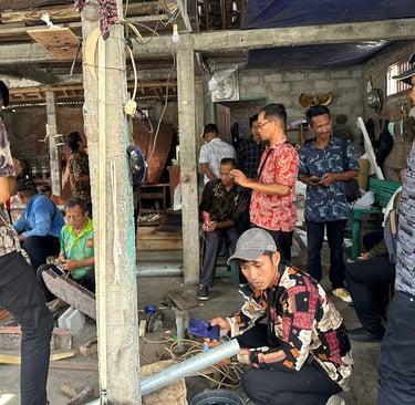 Kunjungan di tempêta pembuatan kerajinan tembaga dan kuningan kotagede