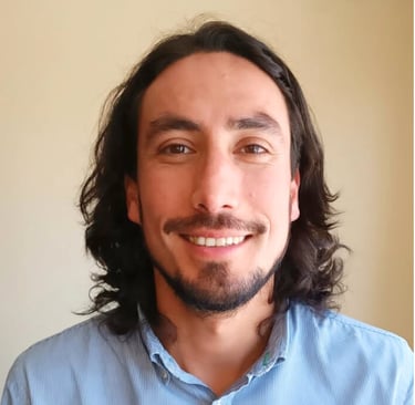 imagen del psicólogo adrián silva vega