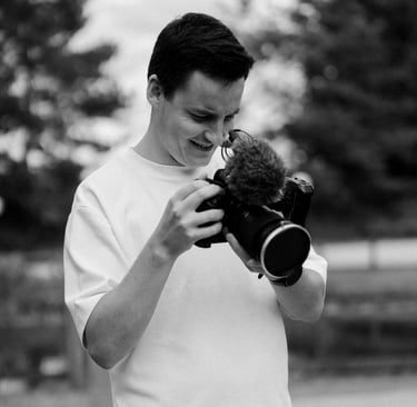 Vidéaste Victor Lepecquet qui filme