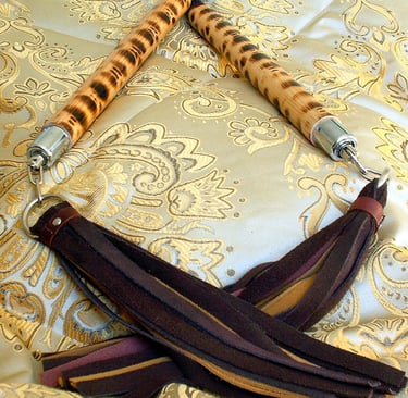 Duel Wield Ratan Swivel Floggers