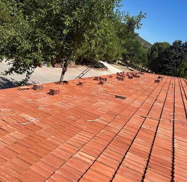 Akhisar zeytin işletme deposu çatı onarımı ve endüstriyel yalıtım çalışması