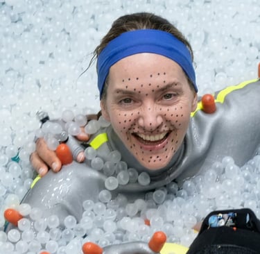 Kate Winslet entrenamiento de apnea bajo el agua para Avatar The Way of Water