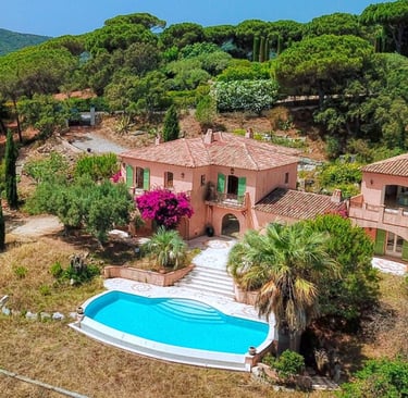 villa vue mer panoramique - ramatuelle - pres de la plage - piscine - 4 chambres