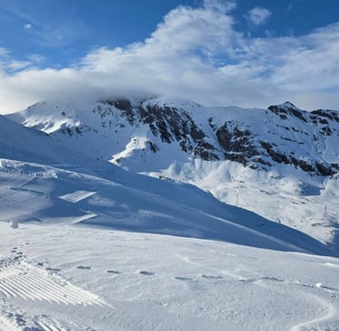 a person on skis in the snow