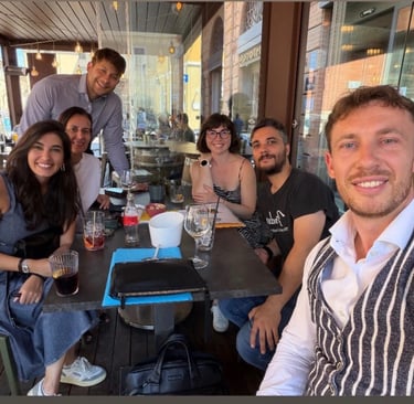 Clienti felici che acquistano la prima casa a Ravenna con AV Soluzioni Immobiliari