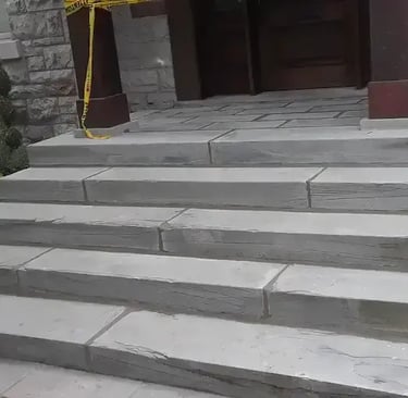 Blue stone steps available in Montreal/Escaliers en pierre bleue disponibles à Montréal