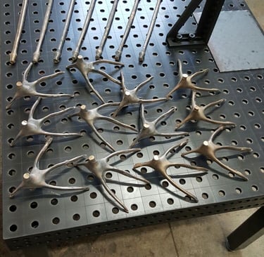 Saldatura Tig su gambe tavolo in ottone