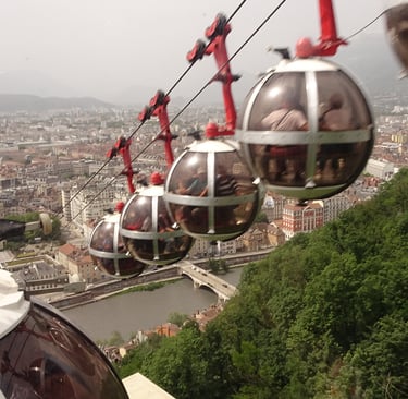 Voyage à Grenoble.  Les oeufs, le musée