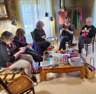 Strickkurs für Anfänger im Atelier Piggy Laine in Grandfontaine Jura