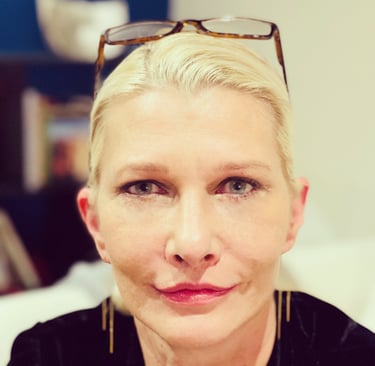 Portrait d'Alexandra Chala Vautrin, fondatrice de YZI Office