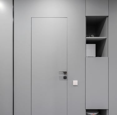 Drzwi ukryte. Drzwi bezprzylgowe. Eleganckie drzwi wewnętrzne. 