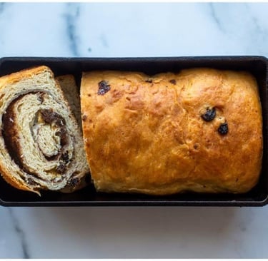 Lodge cast iron bread loaf pan