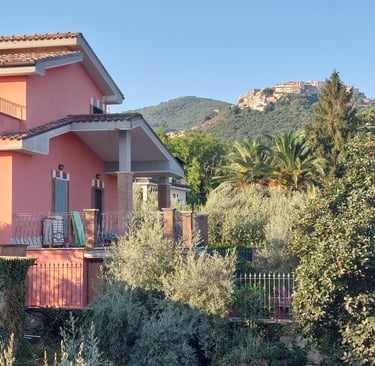 Villa per eventi e gruppi nei Castelli Romani con piscina immersa nel verde