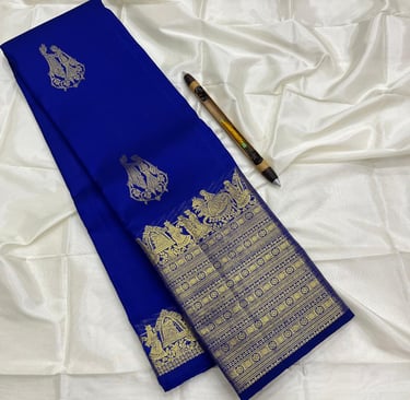 a blue and gold colored sari sari sari sari sari sar