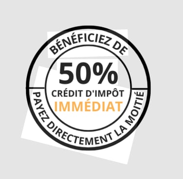 Logo circulaire annonçant 50% de crédit d'impôt immédiat pour payer directement la moitié.