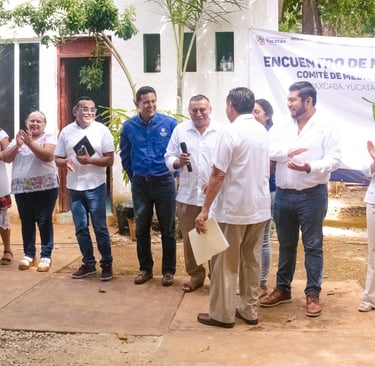 Líderes comunitarios y autoridades en un encuentro de medicina tradicional en Yaxcabá, Yucatan