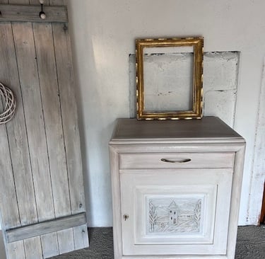 Meuble d'appoint revisité en style Shabby Chic