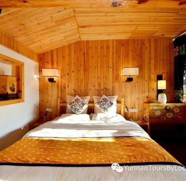 Chongyu Boutique Hotel, traditional wood house with courtyard, run by local ethnique Bai People.