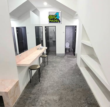 shower room & toilet at big4padel