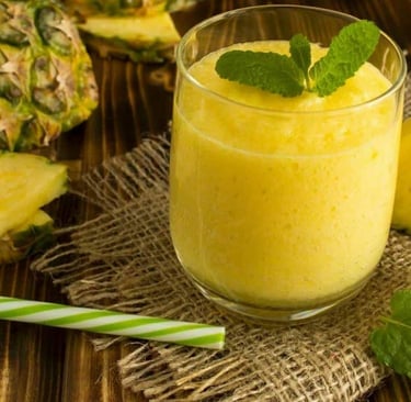 Jugo Antigripal de Piña con Miel