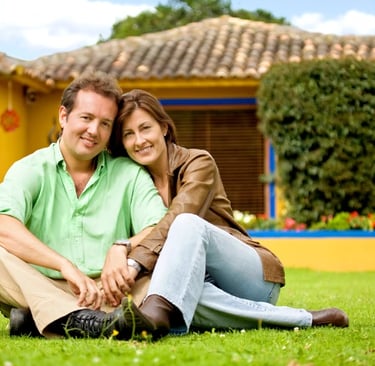pareja con crédito hipotecario adquirido