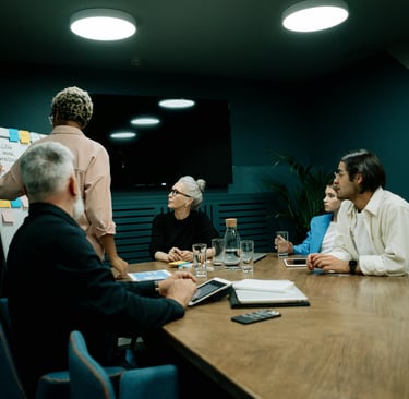 Enhancing leadership skills through interactive tabletop simulations