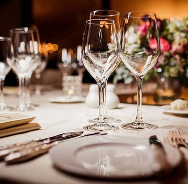 Table mise pour un diner