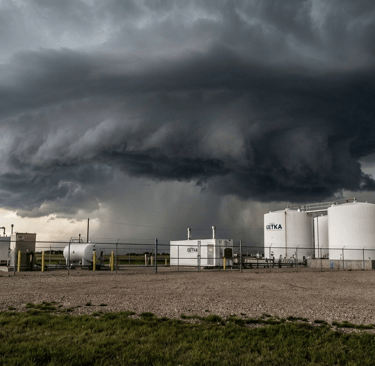 Large wall cloud approaching an oil and gas location in Oklahoma