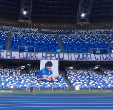 Innenansicht des Stadio Diego Armando Maradona in Neapel